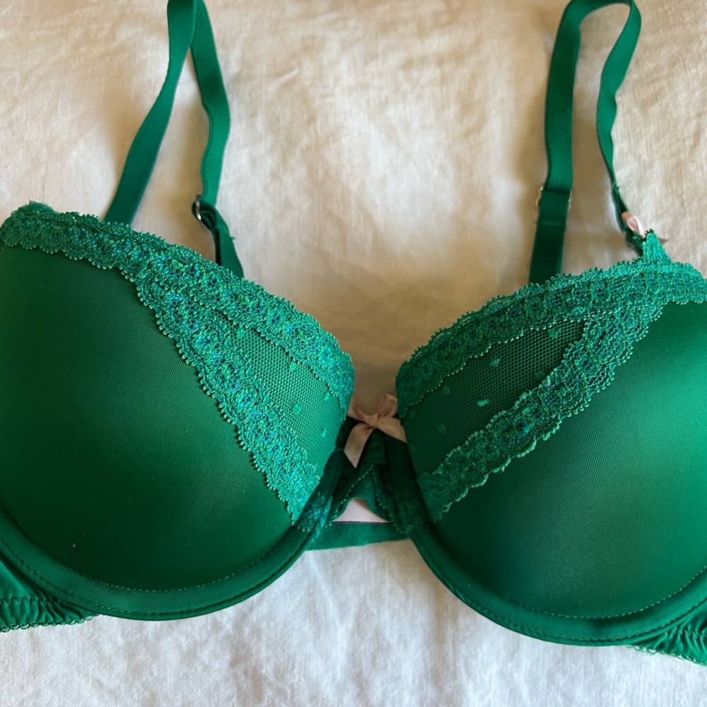 Victoria’s Secret Green Bra